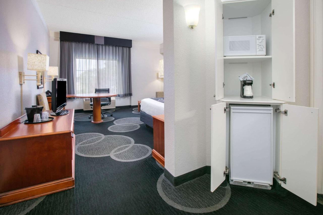 La Quinta By Wyndham Dallas North Central Екстер'єр фото